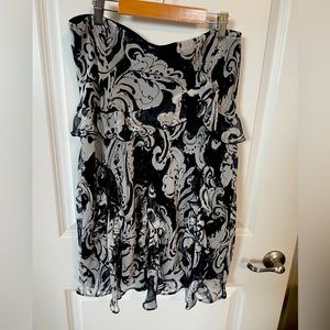 Ralph Loren skirt.  So flattering.  Size small.  Fits like a 6.